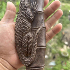 White Kynam Agarwood "Lizard on Bamboo" Sculpture