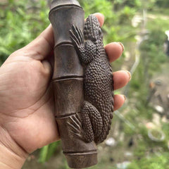 White Kynam Agarwood "Lizard on Bamboo" Sculpture