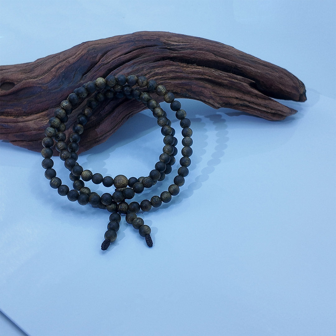 Agarwood bead necklace