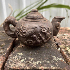 White Kynam Agarwood "Ba Ba Hu" Teapot Sculpture