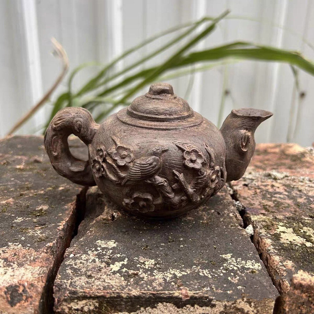 White Kynam Agarwood "Ba Ba Hu" Teapot Sculpture
