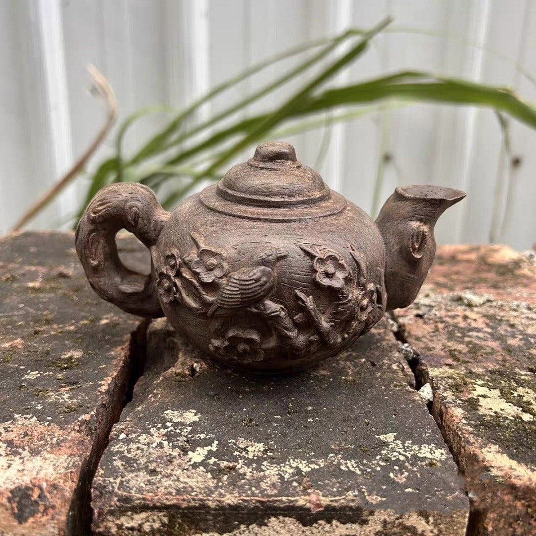 White Kynam Agarwood "Ba Ba Hu" Teapot Sculpture